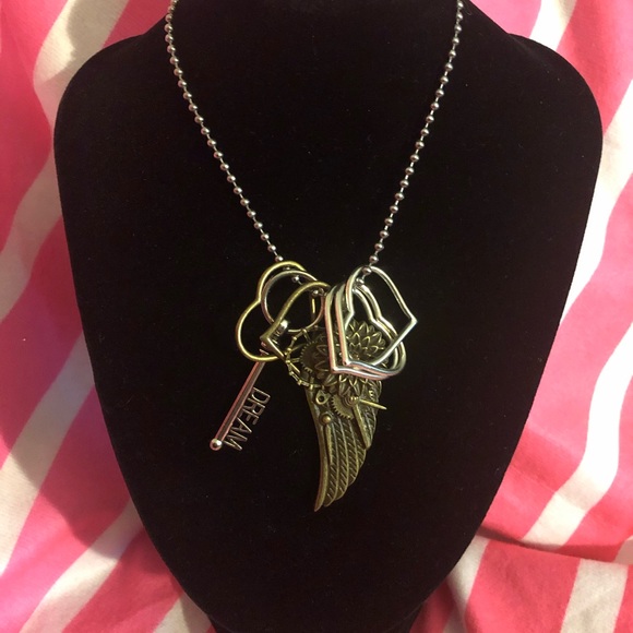 Vintage Necklace - Picture 2 of 3